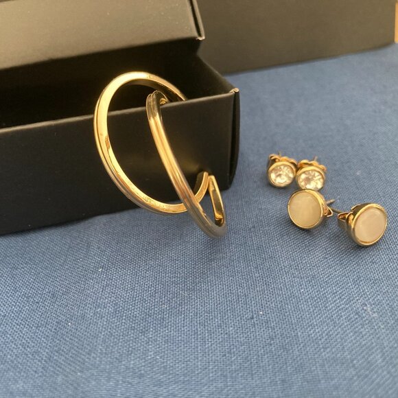 Avon Jewelry, 3 Pair Goldtone Hoops & 2 Studs (rhinestone/pearl) Earring Set E-4 - Picture 1 of 8
